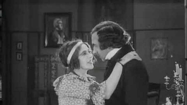 кадр из фильма Der Unheimliche