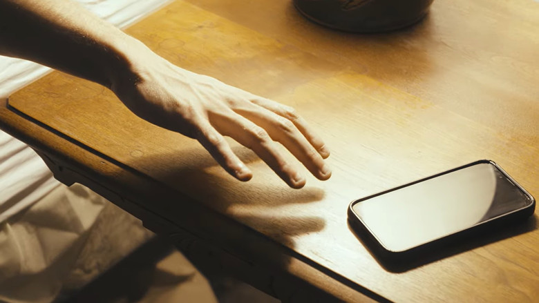 кадр из фильма Early Bird