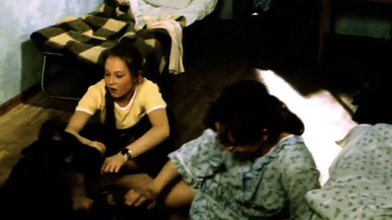 кадр из фильма Чужие письма