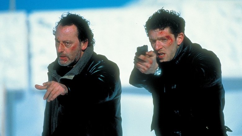 кадр из фильма Багровые реки