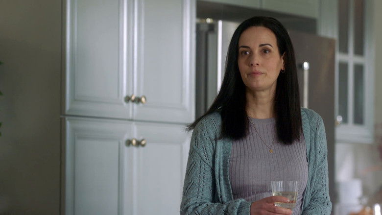 кадр из фильма Подставлена собственным мужем