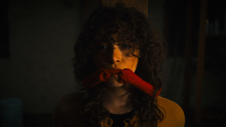 кадр из фильма How to Start a Cult in 5-Easy Steps