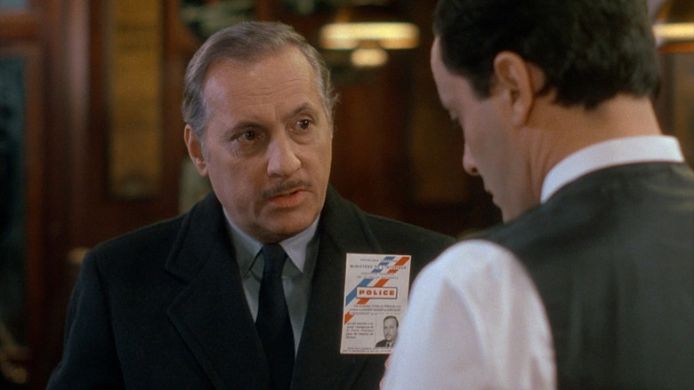 кадр из фильма Умирают только дважды