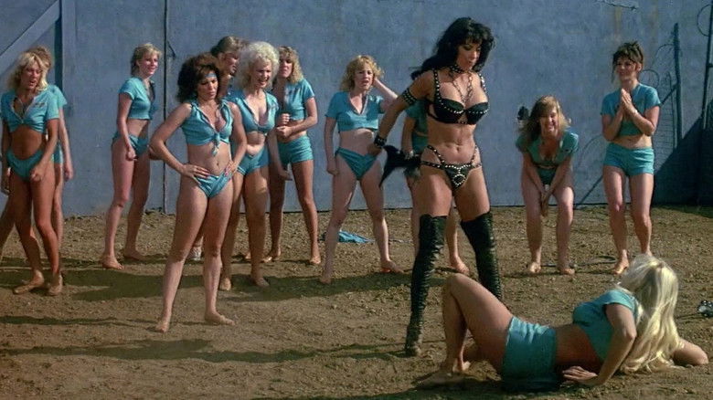 кадр из фильма Потерянная империя