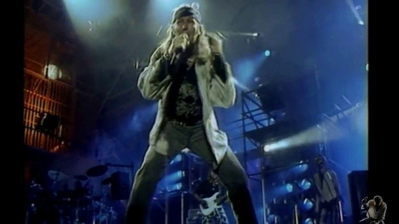 кадр из фильма Gli Spari Sopra tour