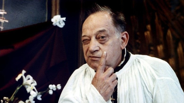 кадр из фильма Кюре и нудисты