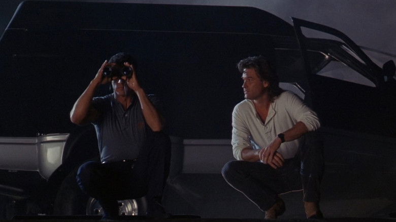 кадр из фильма Танго и Кэш