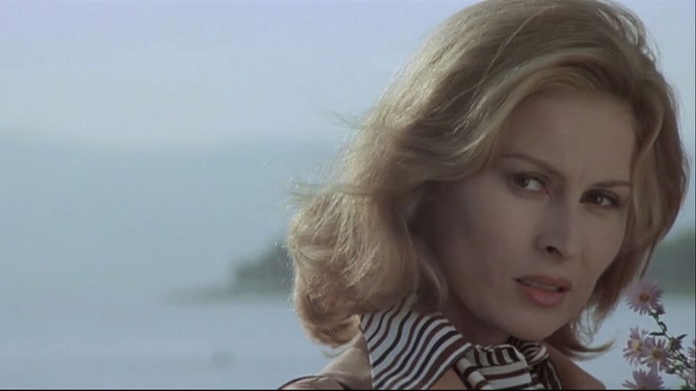 кадр из фильма L'occhio dietro la parete