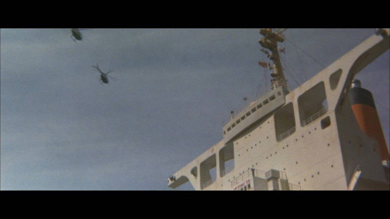 кадр из фильма 東京湾炎上