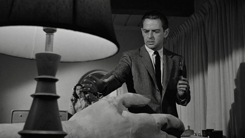 кадр из фильма Attack of the 50 Foot Woman