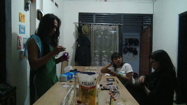 кадр из фильма Waria Streets