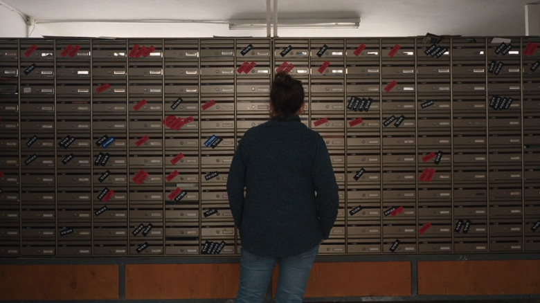 кадр из фильма Holding Liat