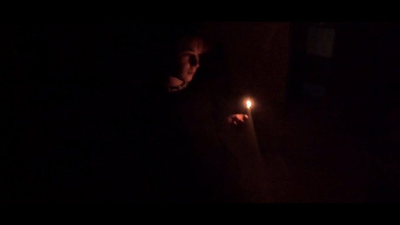кадр из фильма the last box of candles