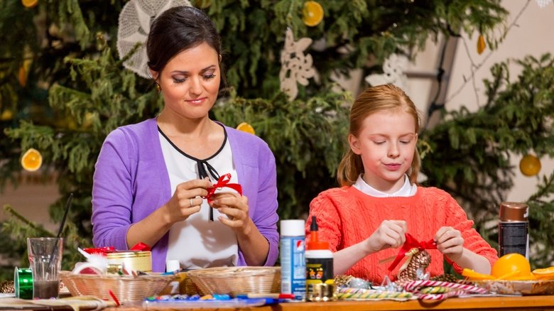 кадр из фильма Корона на Рождество