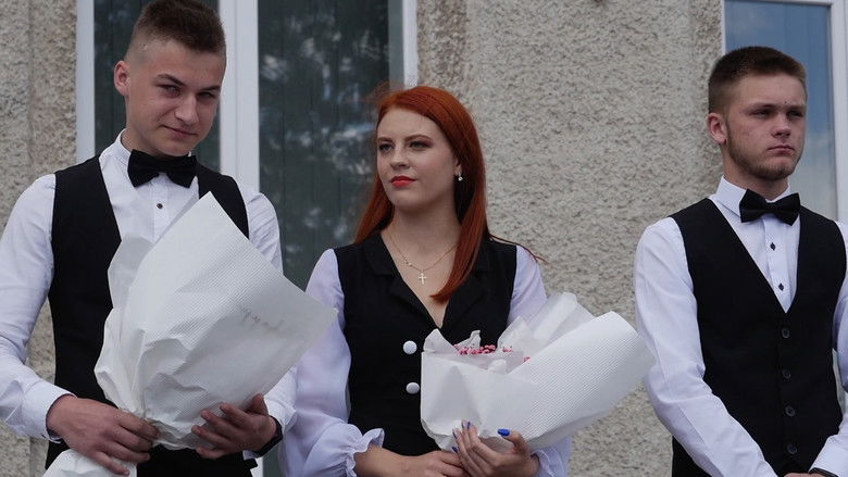 кадр из фильма Сонце світить, але не гріє