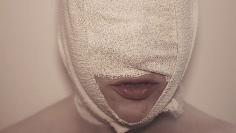 кадр из фильма The Bite