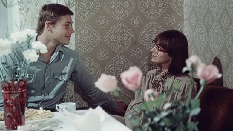 кадр из фильма Деревья на асфальте