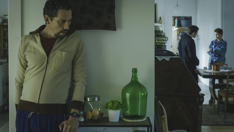 кадр из фильма Паразит