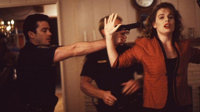 кадр из фильма Животные инстинкты