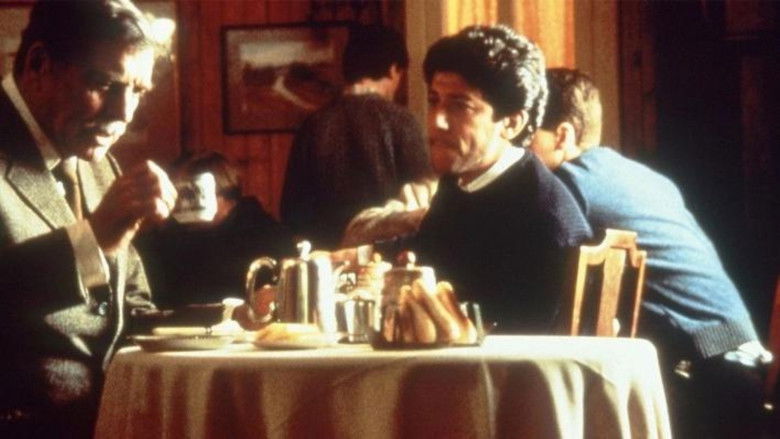 кадр из фильма Местный герой