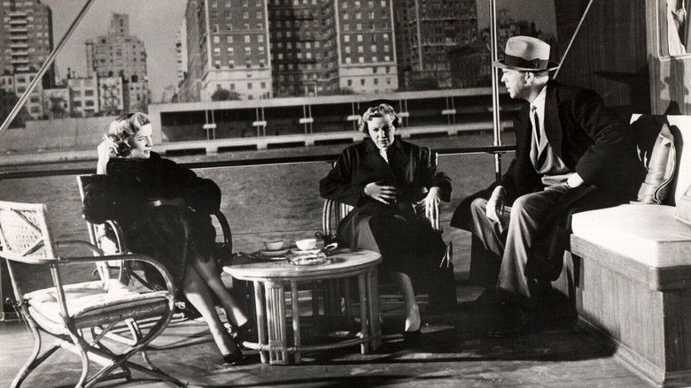 кадр из фильма Мир женщины