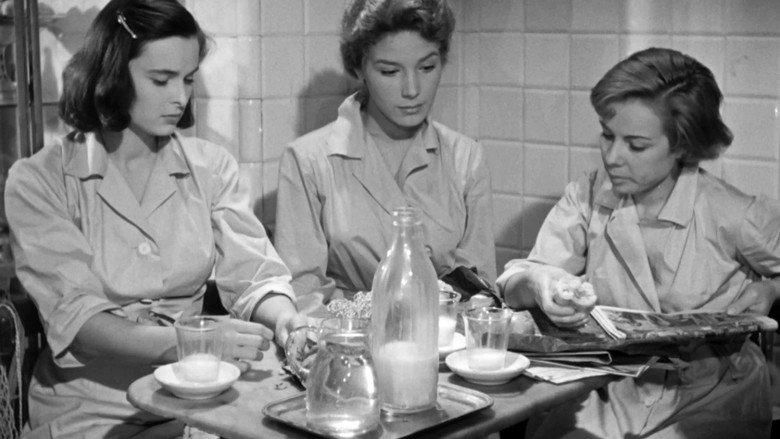 кадр из фильма Девушки с площади Испании