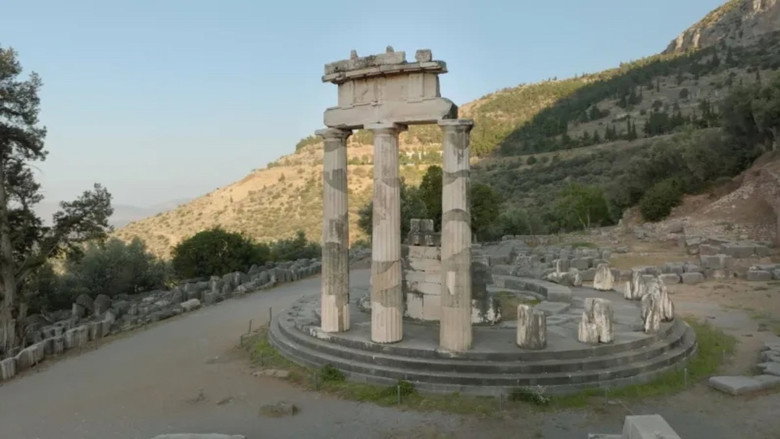 кадр из фильма Delphes, nombril du monde