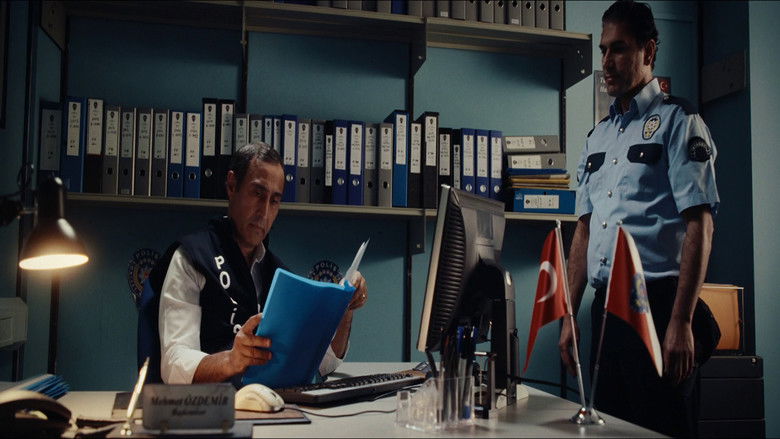 кадр из фильма Исход