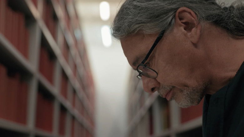 кадр из фильма So Surreal: Behind the Masks