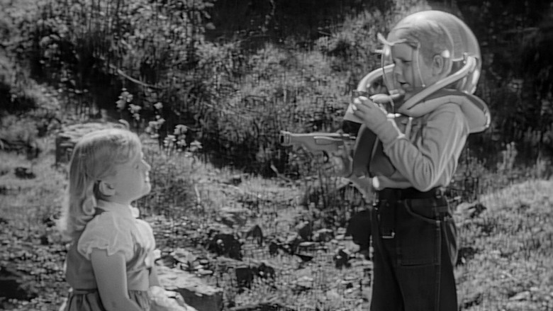 кадр из фильма Робот-монстр