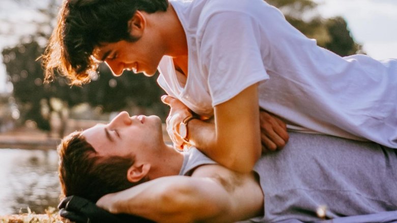 кадр из фильма О нас