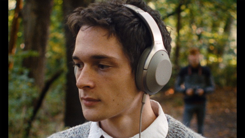 кадр из фильма One Way Trip like an Arrow