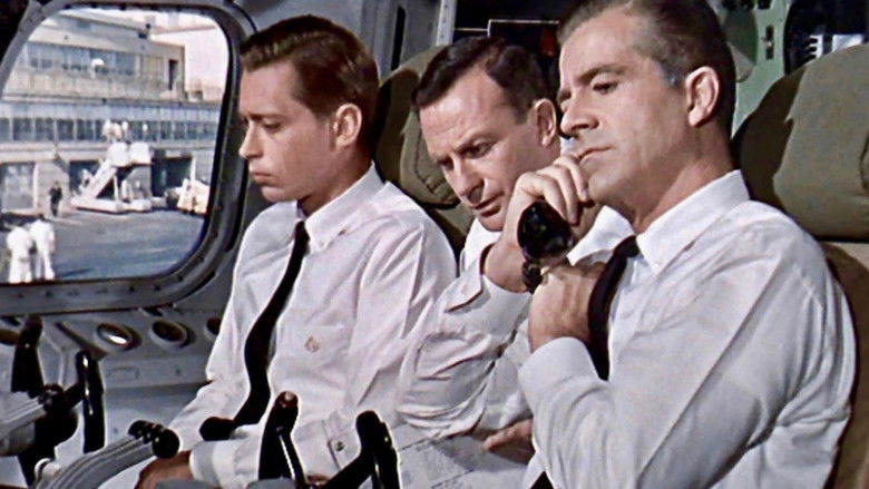 кадр из фильма The Crowded Sky