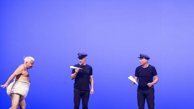 кадр из фильма HITS chimpúm! La última función de Tricicle