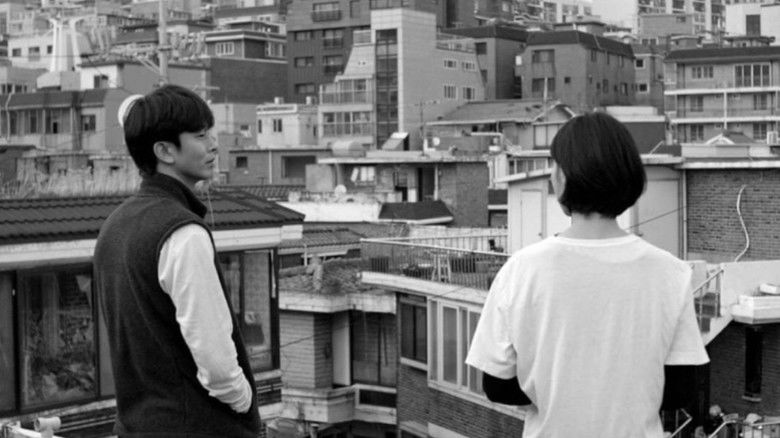 кадр из фильма 아워 미드나잇