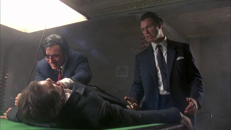 кадр из фильма Братья Крэй