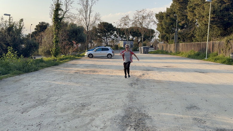 кадр из фильма Misión Imbéciles