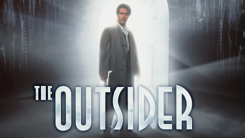 кадр из фильма The Outsider