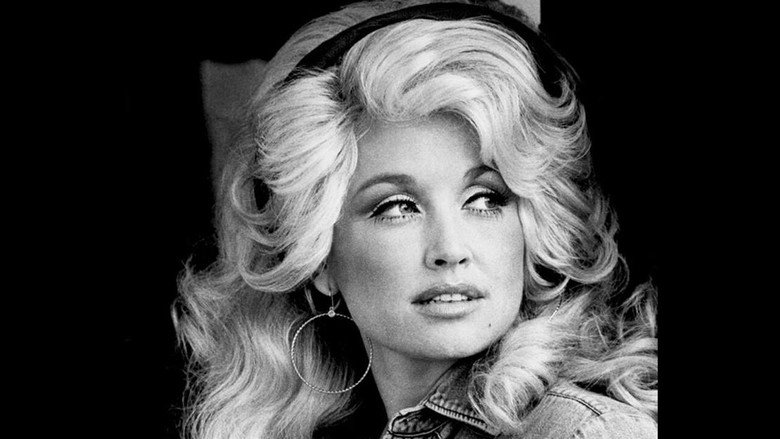 кадр из фильма Remembering Dolly: A Rhinestone Life
