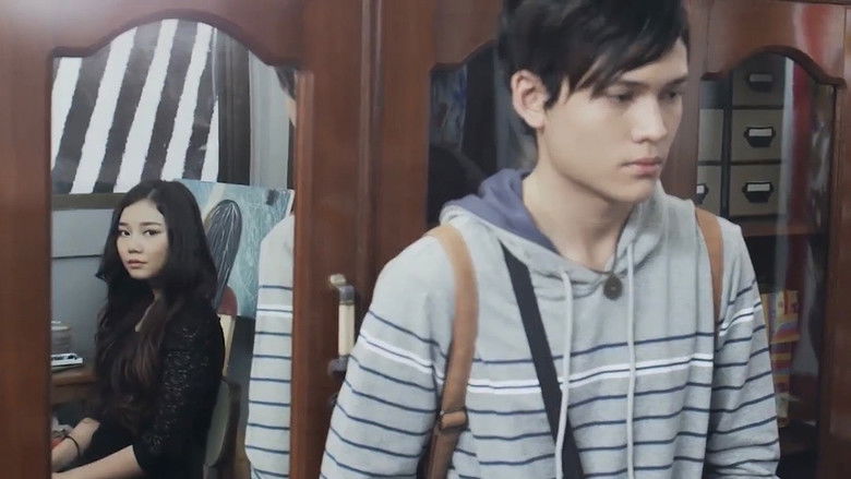 кадр из фильма ည