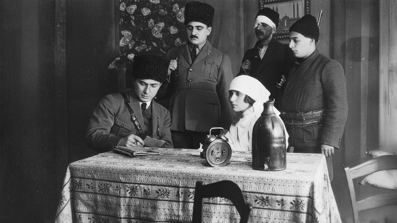 кадр из фильма Ateşten Gömlek