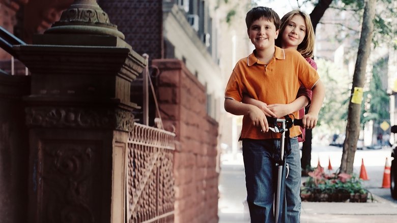 кадр из фильма Маленький Манхэттен