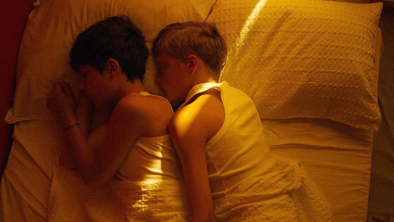 кадр из фильма Близко