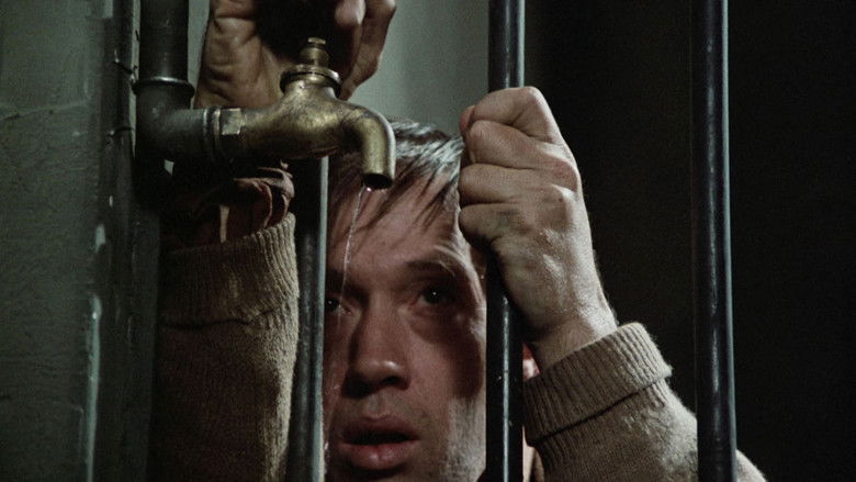 кадр из фильма Змеиное яйцо