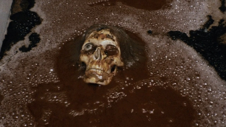 кадр из фильма За пределами тьмы