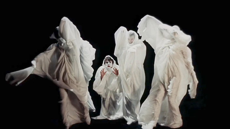 кадр из фильма Господин оформитель