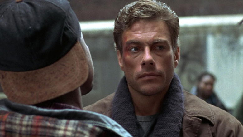 кадр из фильма Максимальный риск