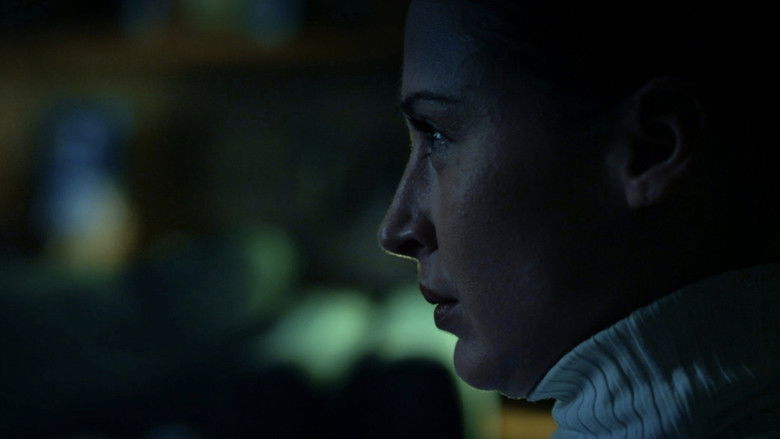 кадр из фильма The Consultant