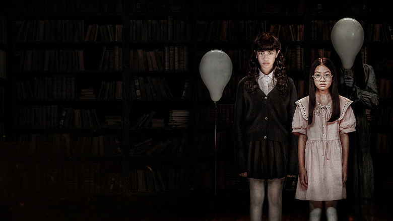 кадр из фильма Приют. Шёпот призраков