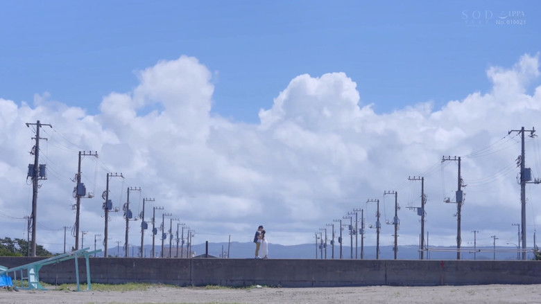 кадр из фильма もうすぐ結婚する、最愛の君と。結婚式までの限られた時間の中で抑えが効かない嫉妬と性欲をぶつけまくった。小倉由菜